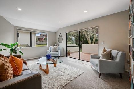 Photo of property in 19 Calypso Way, Unsworth Heights, Auckland, 0632