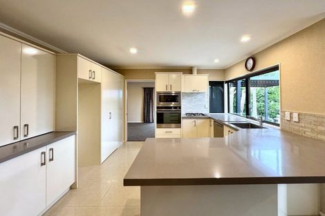 Photo of property in 26 Maghera Drive, East Tamaki Heights, Auckland, 2016