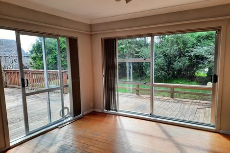 Photo of property in 52 Kingdale Road, Henderson, Auckland, 0610