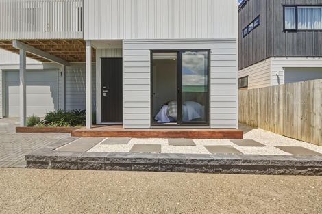 Photo of property in 85a Awaroa Road, Sunnyvale, Auckland, 0612