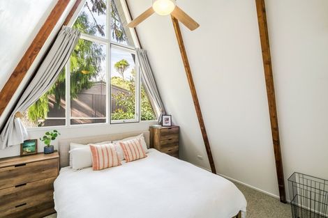 Photo of property in 4 Glenbush Place, Birkenhead, Auckland, 0626