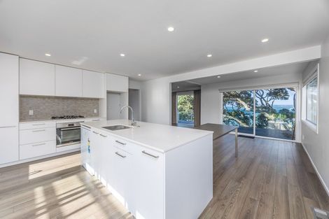 Photo of property in 74 Queen Street, Northcote Point, Auckland, 0627