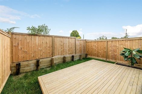 Photo of property in 4/19 Kingdale Road, Henderson, Auckland, 0610