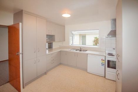 Photo of property in 23 Oswald Crescent, Paparangi, Wellington, 6037