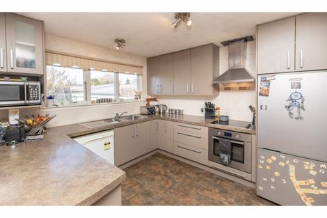 Photo of property in 11 Masham Road, Broomfield, Christchurch, 8042