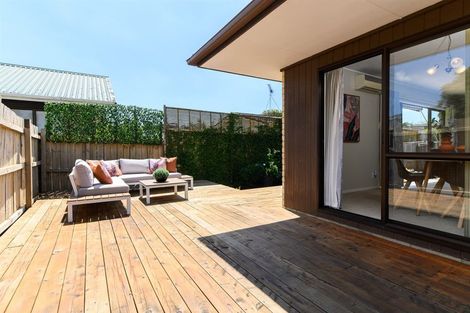 Photo of property in 1/96 Nile Road, Milford, Auckland, 0620
