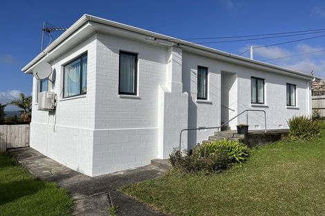 Photo of property in 15 View Road, Shelly Park, Auckland, 2014