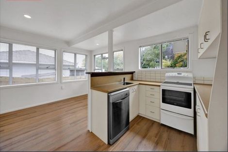 Photo of property in 5 Nikau Street, Inglewood, 4330