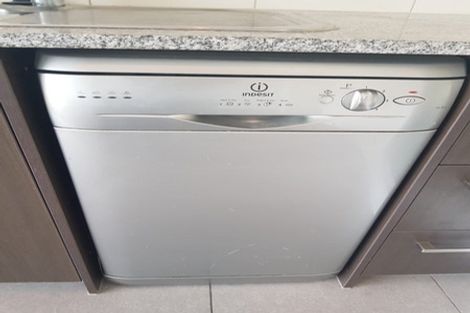 Photo of property in Shoal Haven Apartments, 202c/130 Anzac Street, Takapuna, Auckland, 0622