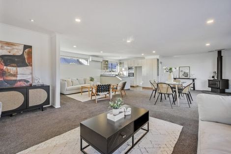 Photo of property in 16 Dunbarton Street, Redwood, Christchurch, 8051
