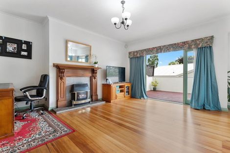 Photo of property in 118 Forest Lake Road, Forest Lake, Hamilton, 3200