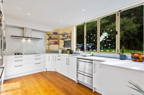 Photo of property in 32 Kereru Grove, Greenhithe, Auckland, 0632
