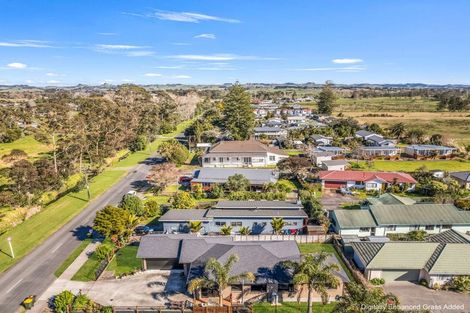 Photo of property in 43b Springs Road, Parakai, 0830