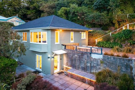 Photo of property in 13 Thane Road, Roseneath, Wellington, 6011