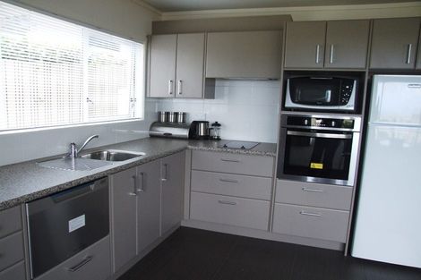 Photo of property in 2 Ormiston Road, Onerahi, Whangarei, 0110