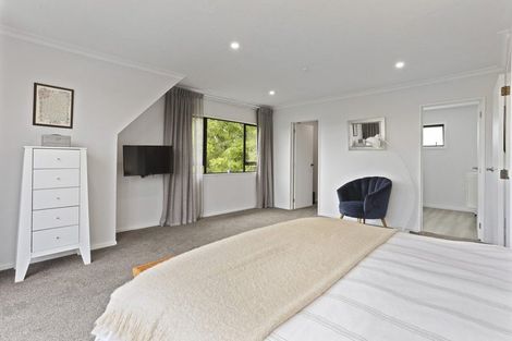 Photo of property in 10 Pyatt Place, Redwood, Christchurch, 8051