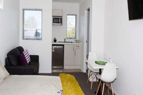Photo of property in 2/28 Hunter Street, Hamilton Lake, Hamilton, 3204