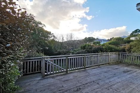 Photo of property in 15 Ranui Crescent, Khandallah, Wellington, 6035