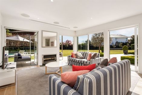 Photo of property in 15 Hamilton Avenue, Ilam, Christchurch, 8041