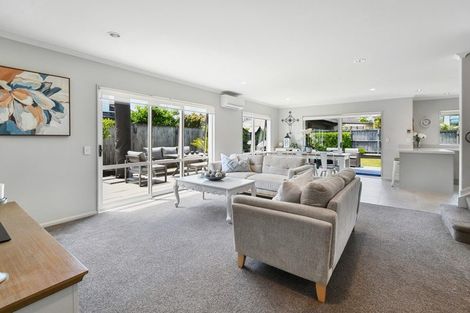 Photo of property in 10 Bayvista Drive, Karaka, Papakura, 2113