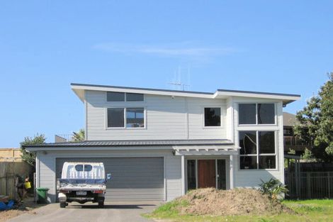Photo of property in 145 Karewa Parade, Papamoa Beach, Papamoa, 3118