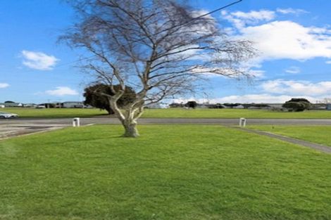 Photo of property in 18-24 Devon Crescent, Bulls, 4818