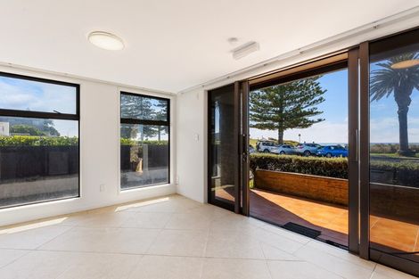 Photo of property in 30 Marine Parade, Mount Maunganui, 3116