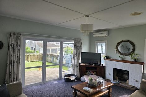 Photo of property in 28 List Street, Welbourn, New Plymouth, 4310