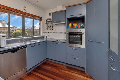 Photo of property in 32 Bermuda Place, One Tree Point, 0118