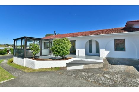 Photo of property in 52a Albatross Road, Red Beach, 0932