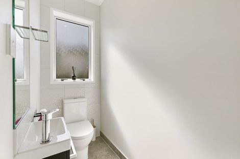 Photo of property in 92 Arran Point Parade, Orewa, 0931