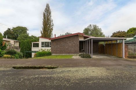 Photo of property in 8 Chamberlain Street, Dannevirke, 4930