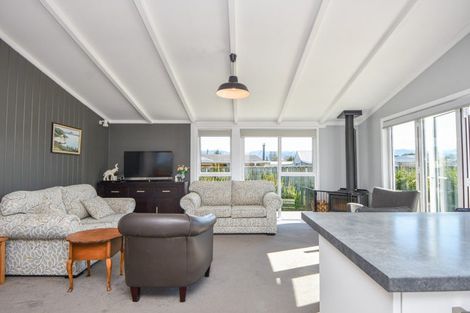 Photo of property in 28 Frederick Street, Carterton, 5713
