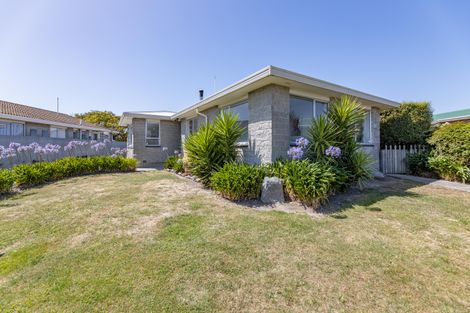 Photo of property in 24 Meon Street, Aranui, Christchurch, 8061