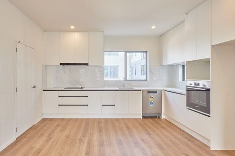 Photo of property in 2 The Boulevard, Sunnyhills, Auckland, 2010