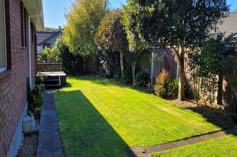 Photo of property in 17 Awanui Drive, Waikanae, 5036