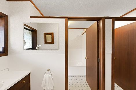 Photo of property in 16 Wilfred Street, St Andrews, Hamilton, 3200