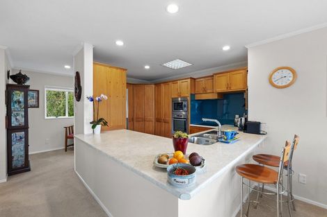 Photo of property in 2/10 Javelin Place, West Harbour, Auckland, 0618