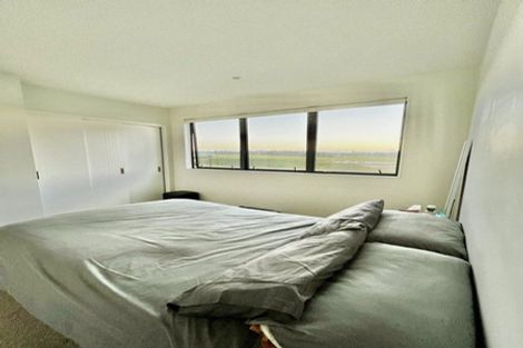 Photo of property in 98 Tarapuka Road, Westgate, Auckland, 0814