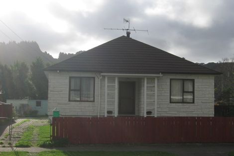 Photo of property in 27 Reynolds Street, Taita, Lower Hutt, 5011