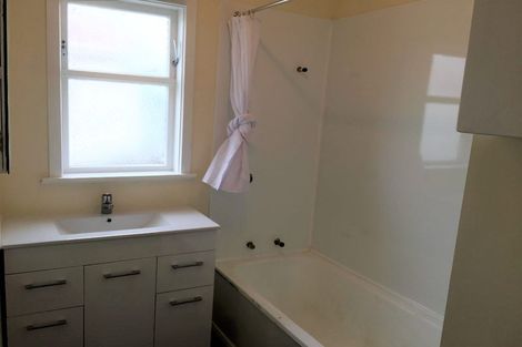 Photo of property in 18 Sinclair Avenue, Highbury, Palmerston North, 4412