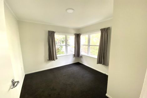 Photo of property in 27 Brunton Place, Glenfield, Auckland, 0629