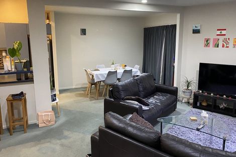 Photo of property in 37u2 Mills Road, Brooklyn, Wellington, 6021