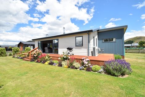 Photo of property in 17 Cirrus Place, Omarama, 9412