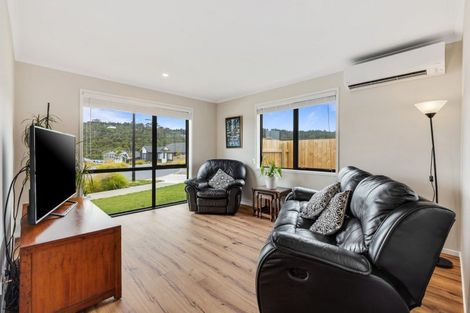 Photo of property in 12 Jeroboam Loop, Kumeu, 0810