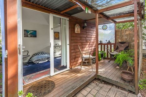 Photo of property in 32 Ferry Parade, Herald Island, Auckland, 0618