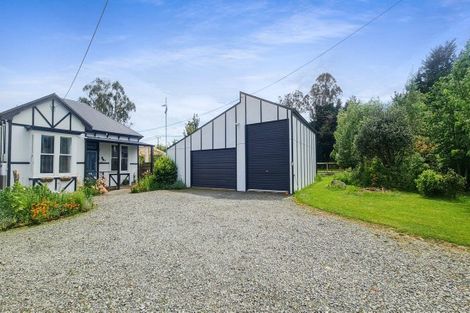Photo of property in 27 Waitere Street, Marton, 4710
