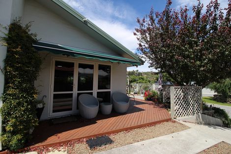 Photo of property in 6 Walnut Grove, Alexandra, 9320