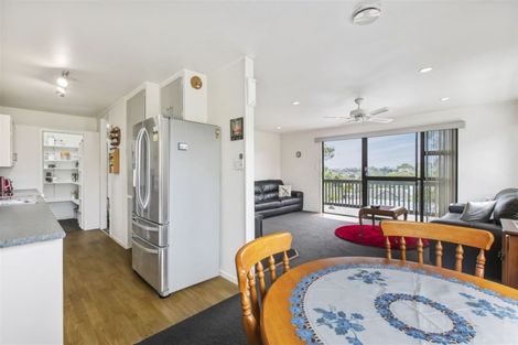 Photo of property in 12 Fitzherbert Avenue, West Harbour, Auckland, 0618