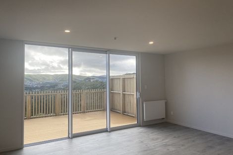 Photo of property in 6u5 Bushland Grove, Paparangi, Wellington, 6037